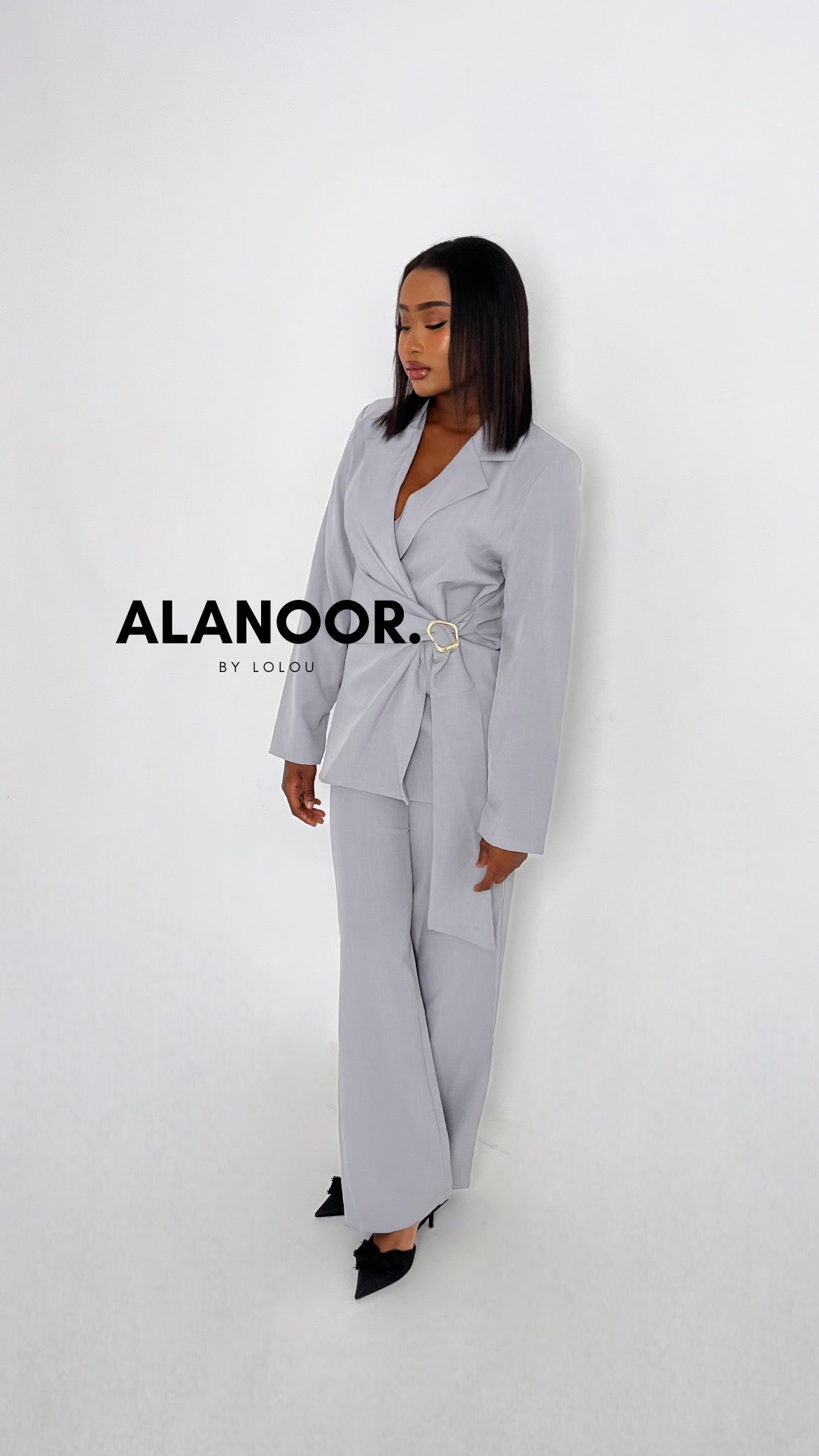 CONJUNTO BLAZER LAZO GRIS