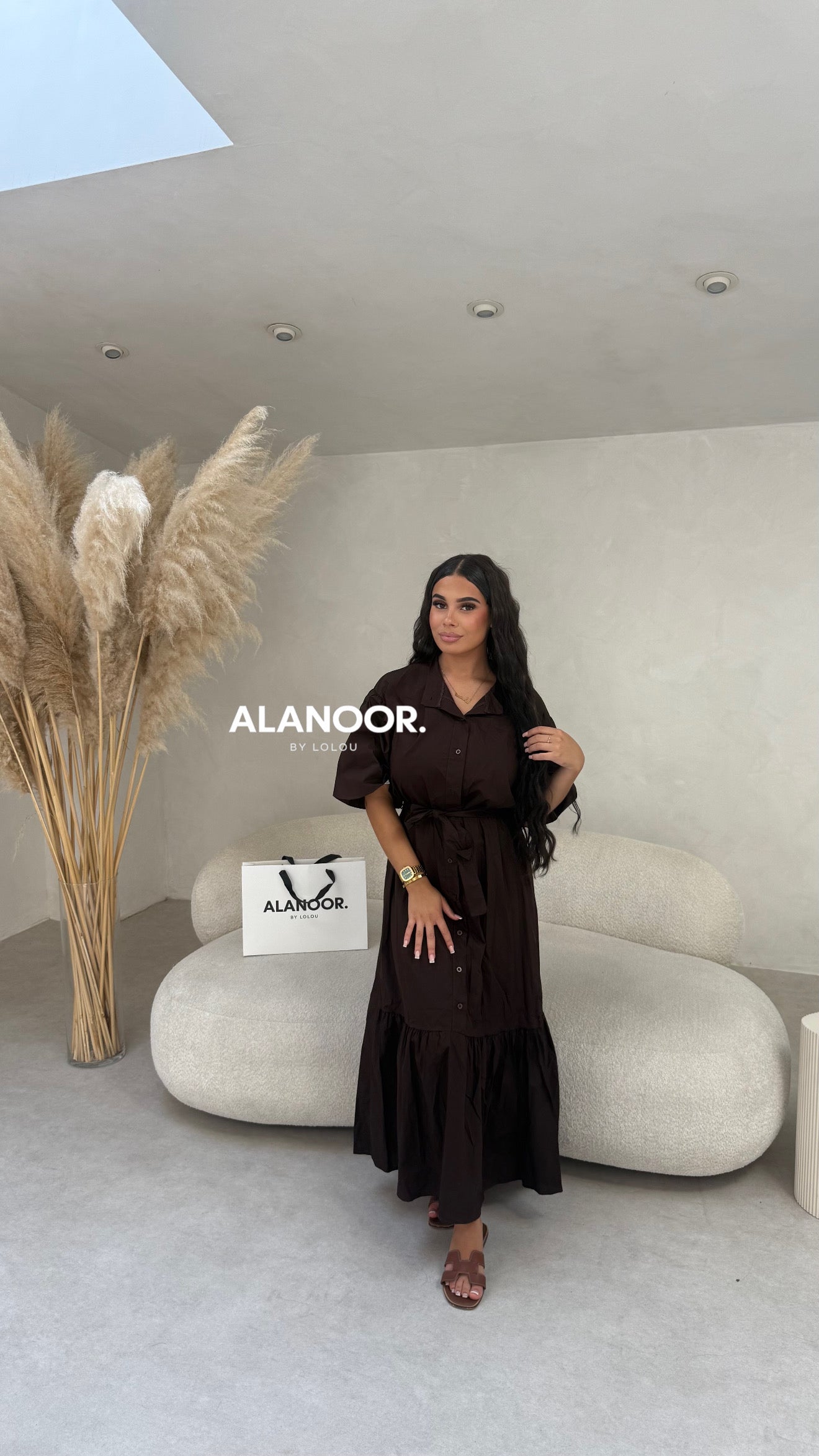 Vestido marrón volantes