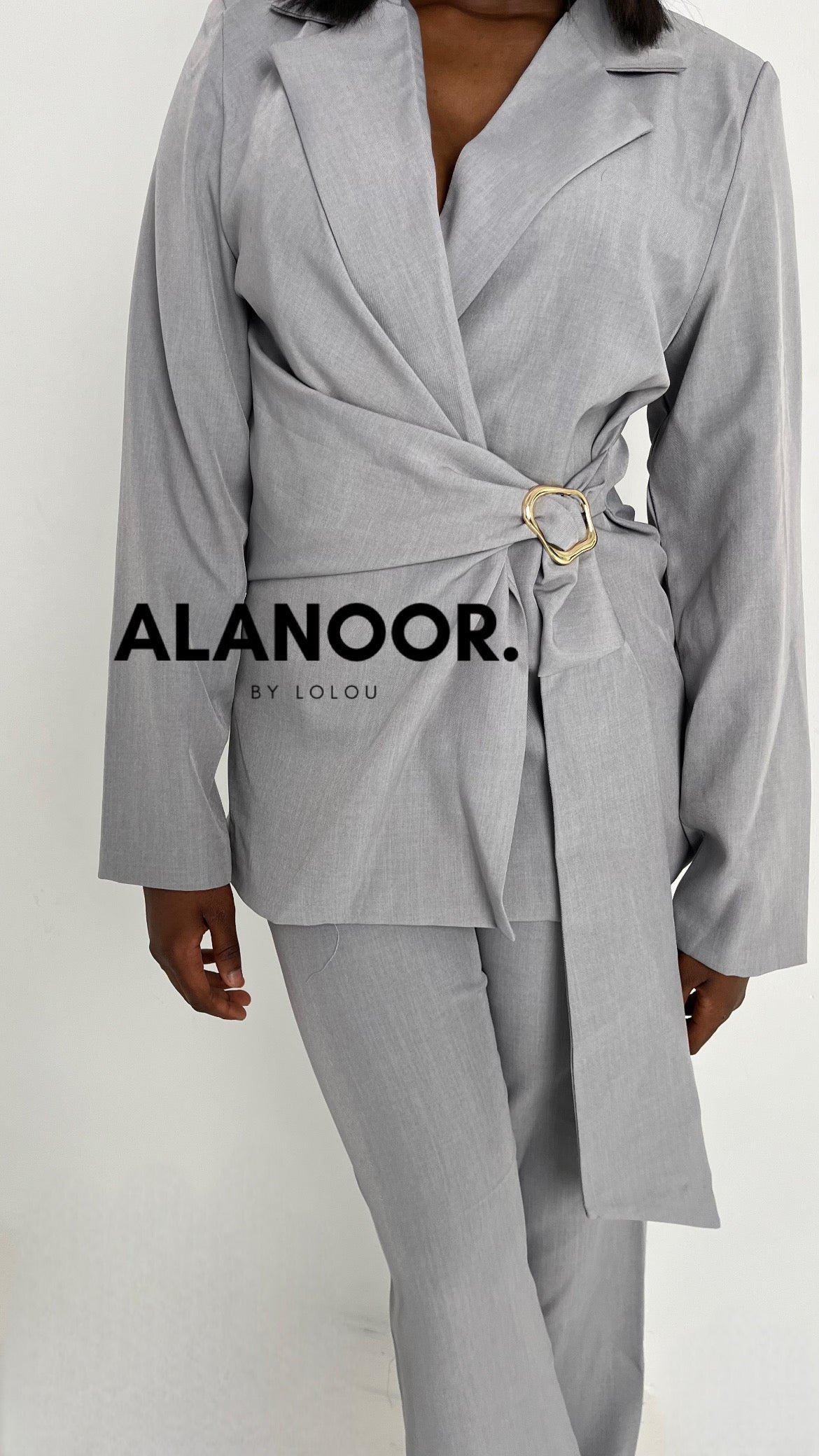 CONJUNTO BLAZER LAZO GRIS