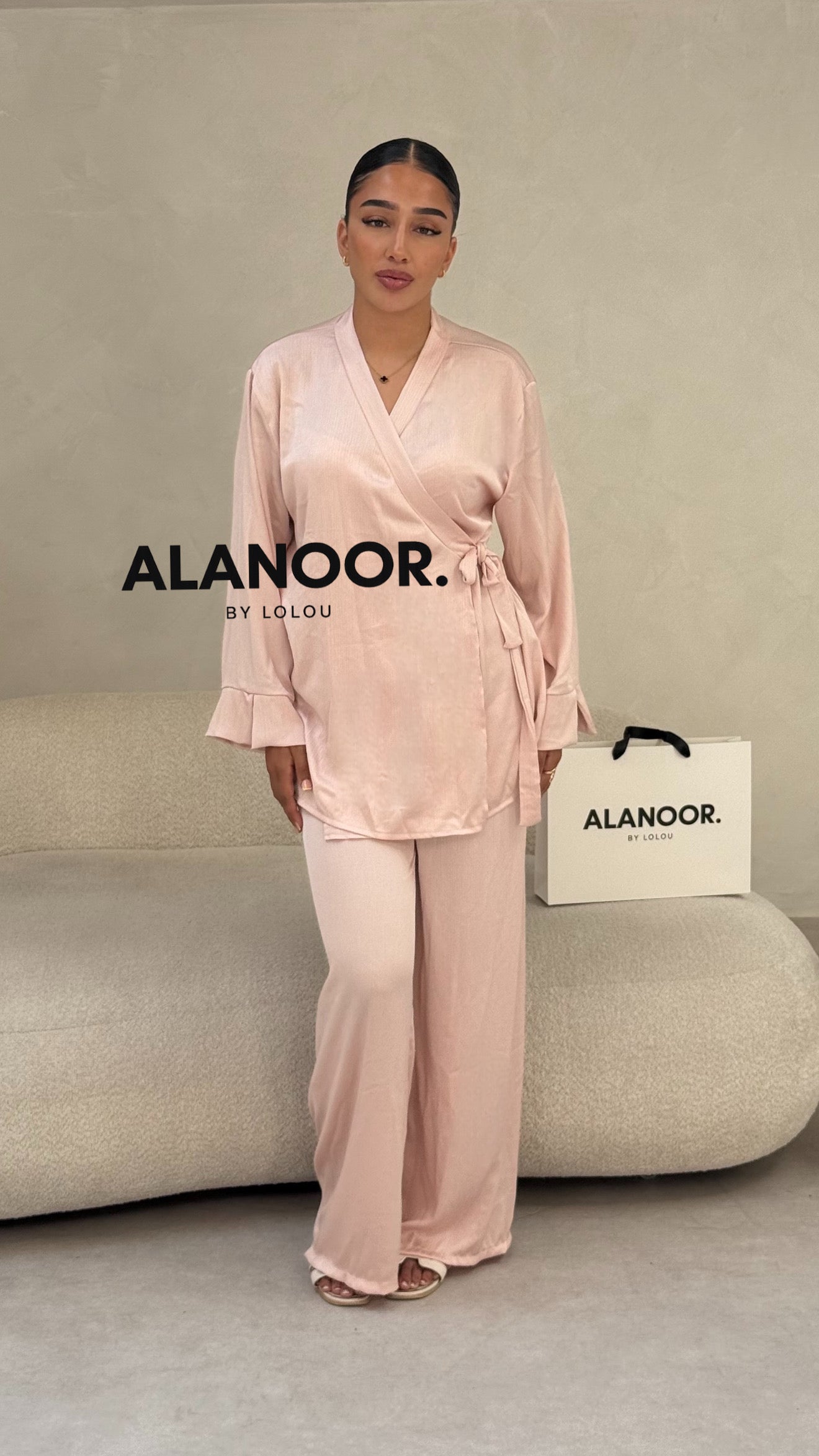 Conjunto dos piezas crepé rosa pastel