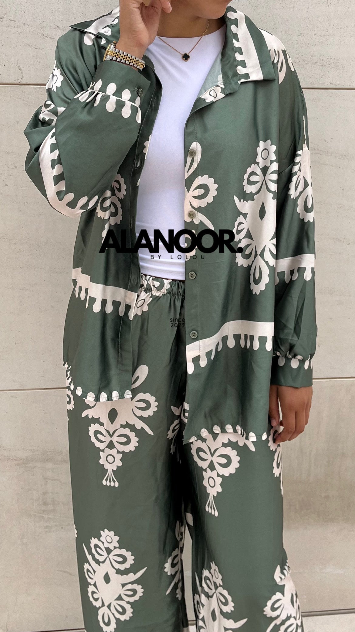 Conjunto estampado satinado verde