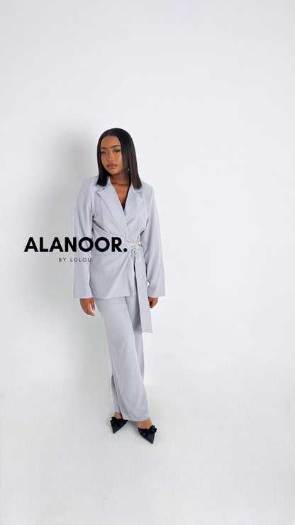 CONJUNTO BLAZER LAZO GRIS