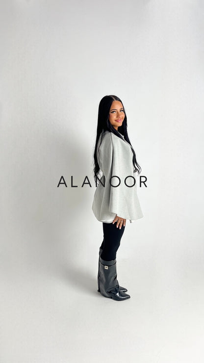 Capa con Cinturón gris